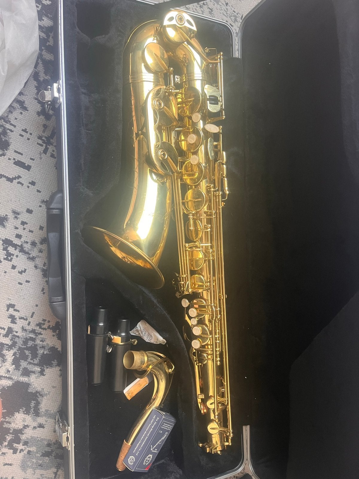 Gebruikte Jäger Tenor Saxofoon met Extra's en Koffer, Muziek en Instrumenten, Blaasinstrumenten | Saxofoons, Ophalen, Gebruikt