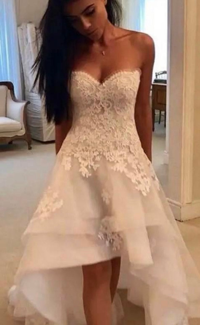 Romantische nieuwe trouwjurk! €799 34 36 38 40 42 44 46, Kleding | Dames, Ophalen, Nieuw, Wit, Trouwjurk