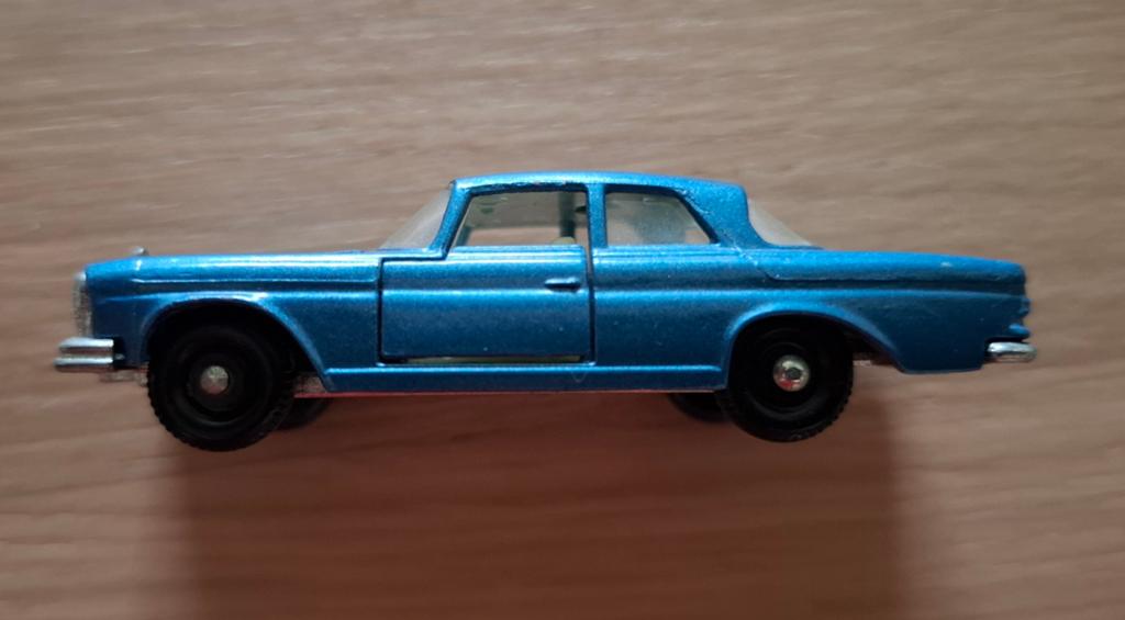 Matchbox Mercedes 300 SE - Blauw (Made in England), Ophalen of Verzenden