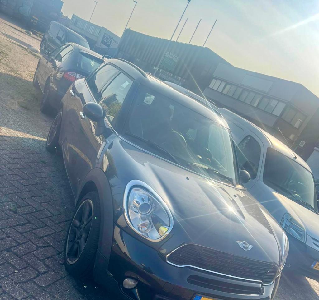 Mini Countryman 1.6 Cooper S All4 2011 Zwart, Auto's, Mini, 1355 kg, 15 km/l, 750 kg, 75 €/maand