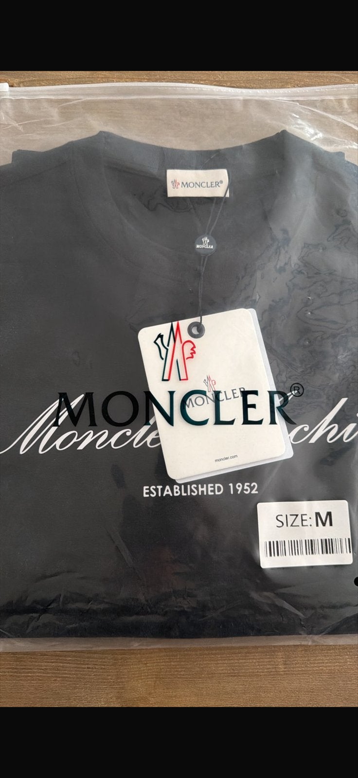 Moncler T-shirt Zwart - Maat M/L, Ophalen of Verzenden, Nieuw, Maat 48/50 (M), Zwart