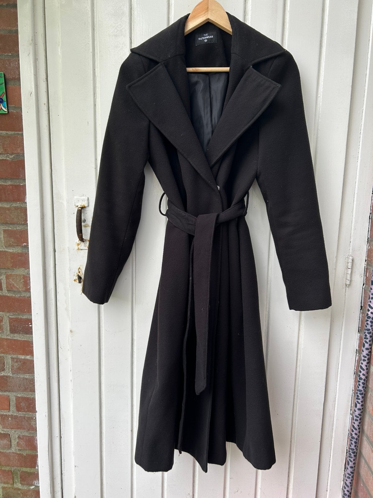 The Outerwear lange nette jas, Ophalen of Verzenden, Zo goed als nieuw, Maat 38/40 (M), Zwart