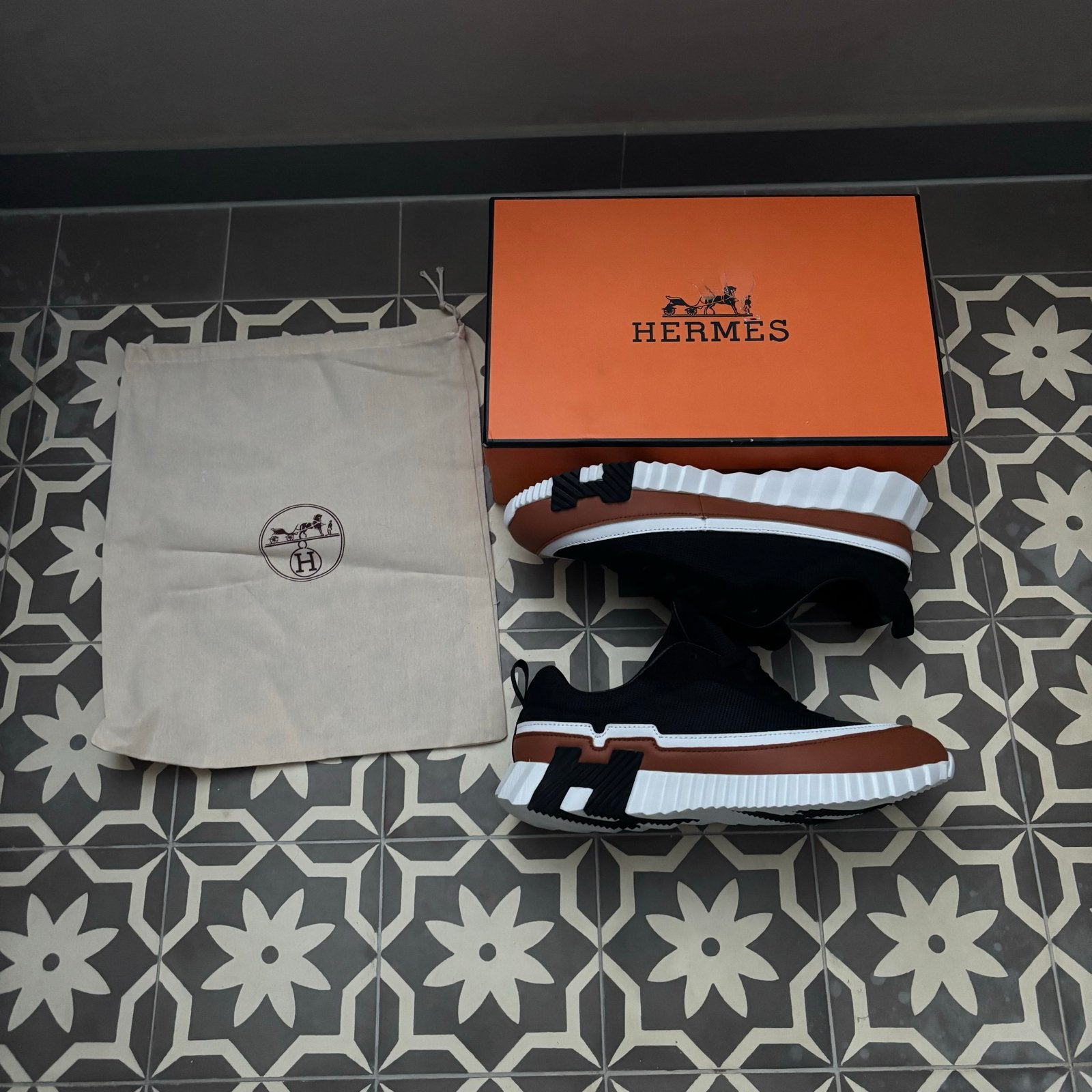 Hermès Sneakers Maat 44 - Zwart/Bruin/Wit, Kleding | Heren, Schoenen, Zwart, Ophalen of Verzenden, Sneakers of Gympen, Zo goed als nieuw