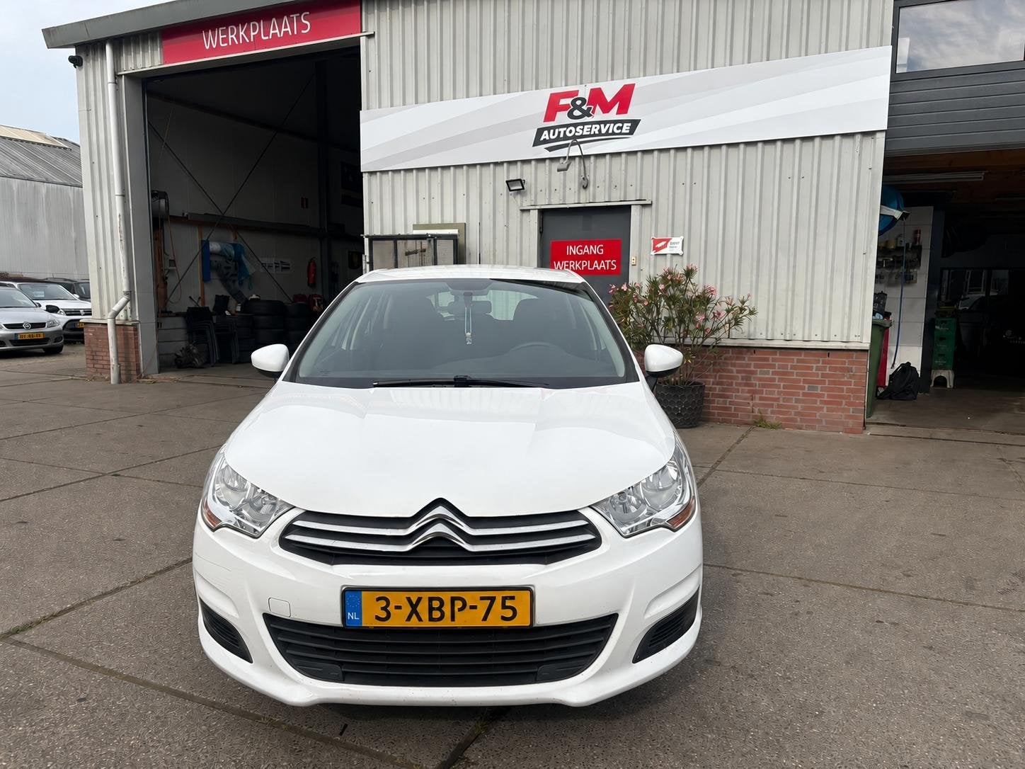 Citroen C4 1.2 PureTech Exclusive Airco, cruise, trekhaak, Euro 6, 1199 cc, Leder en Stof, Wit