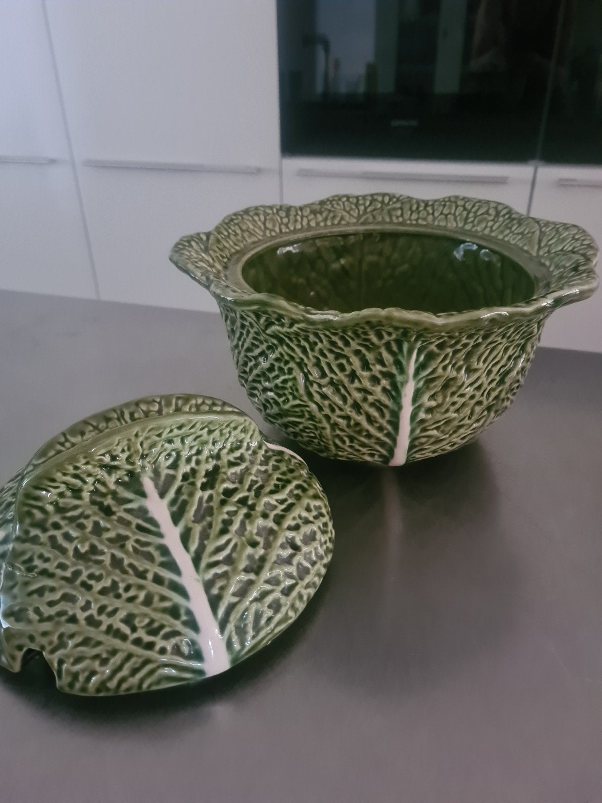 Soepterrine en kruidenpotje in groene kool design, Keramiek, Vintage, Ophalen of Verzenden, Schaal of Schalen