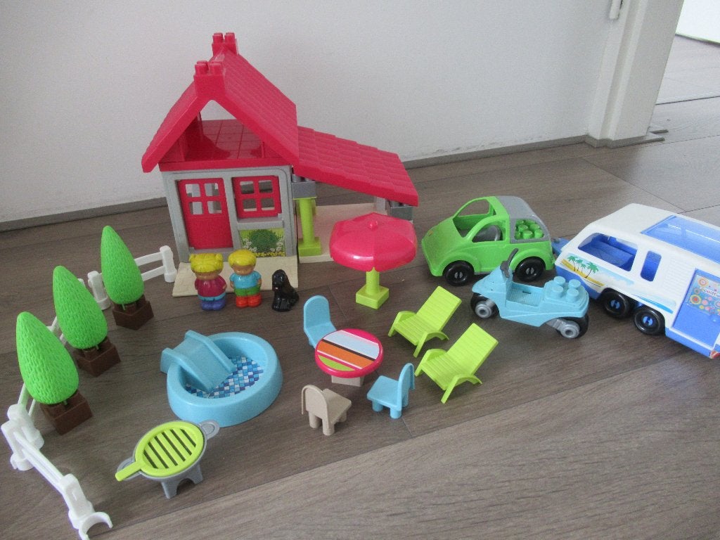 Ecoiffier Abrick Vakantiehuis/ auto/ caravan etc., Kinderen en Baby's, Speelgoed | Bouwstenen, Ophalen of Verzenden, Zo goed als nieuw