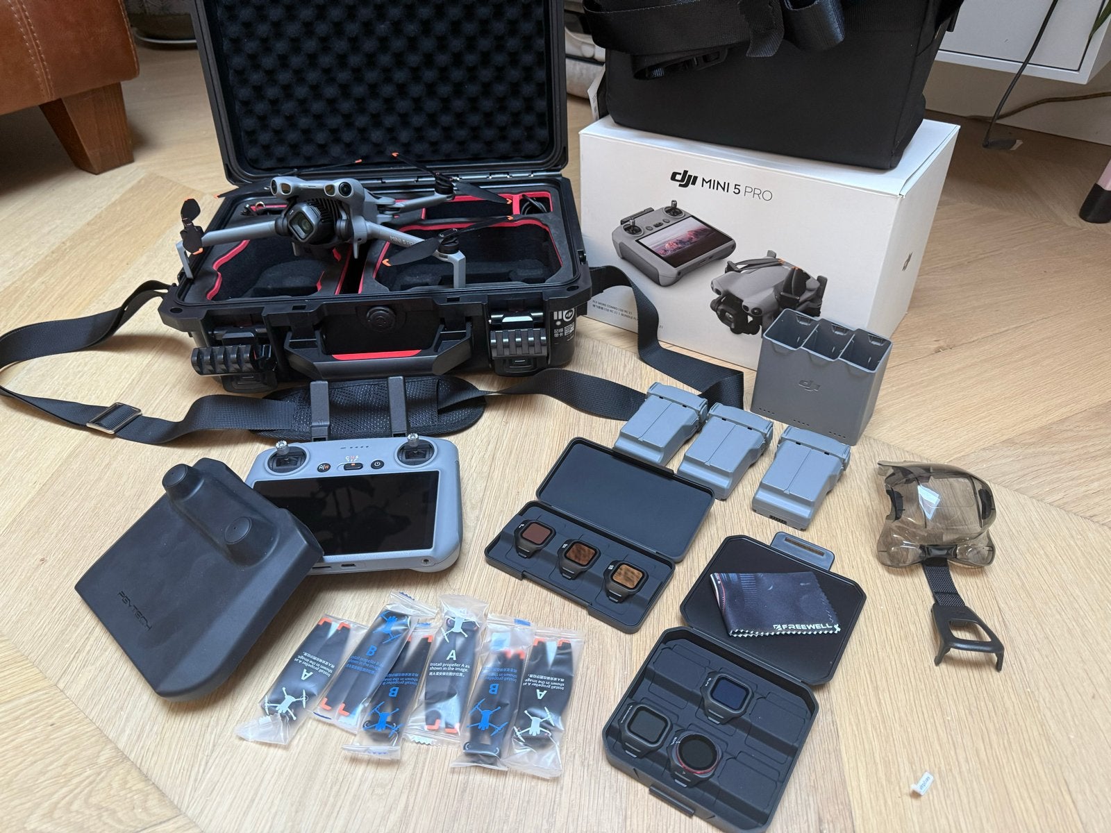 DJI Mini 5 Pro Fly More Kit (DJI RC2) - Zo goed als nieuw, Ophalen, 30 tot 45 minuten, Cameradrone, Extra accu('s)