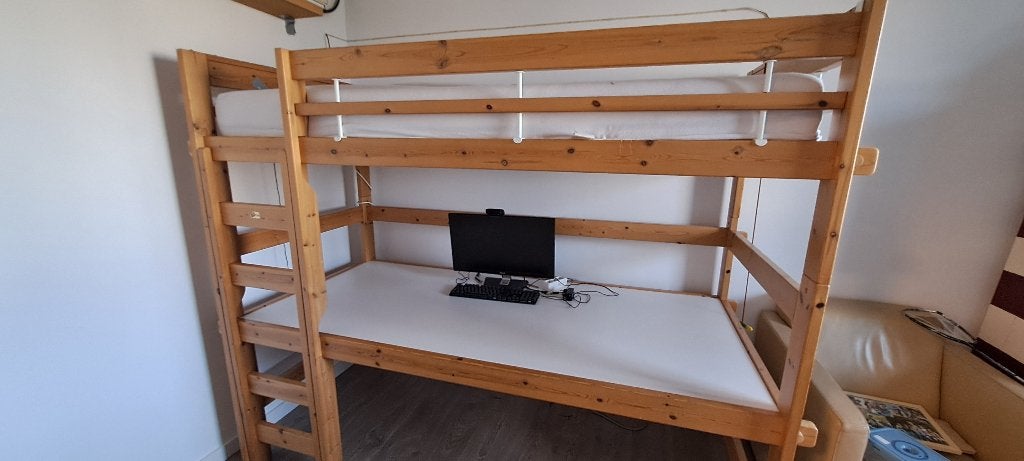 Bed met bureau (kinderbed / hoogslaper / studentenkamer), Ophalen, 85 tot 100 cm, Gebruikt, Lattenbodem
