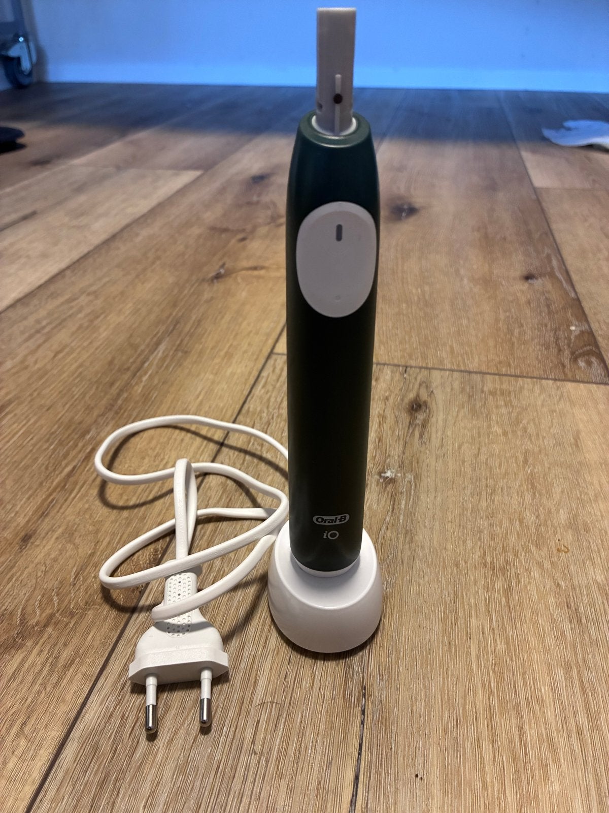 Oral-B iO 2 Elektrische Tandenborstel Groen met Oplader, Ophalen of Verzenden, Nieuw, Mondverzorging