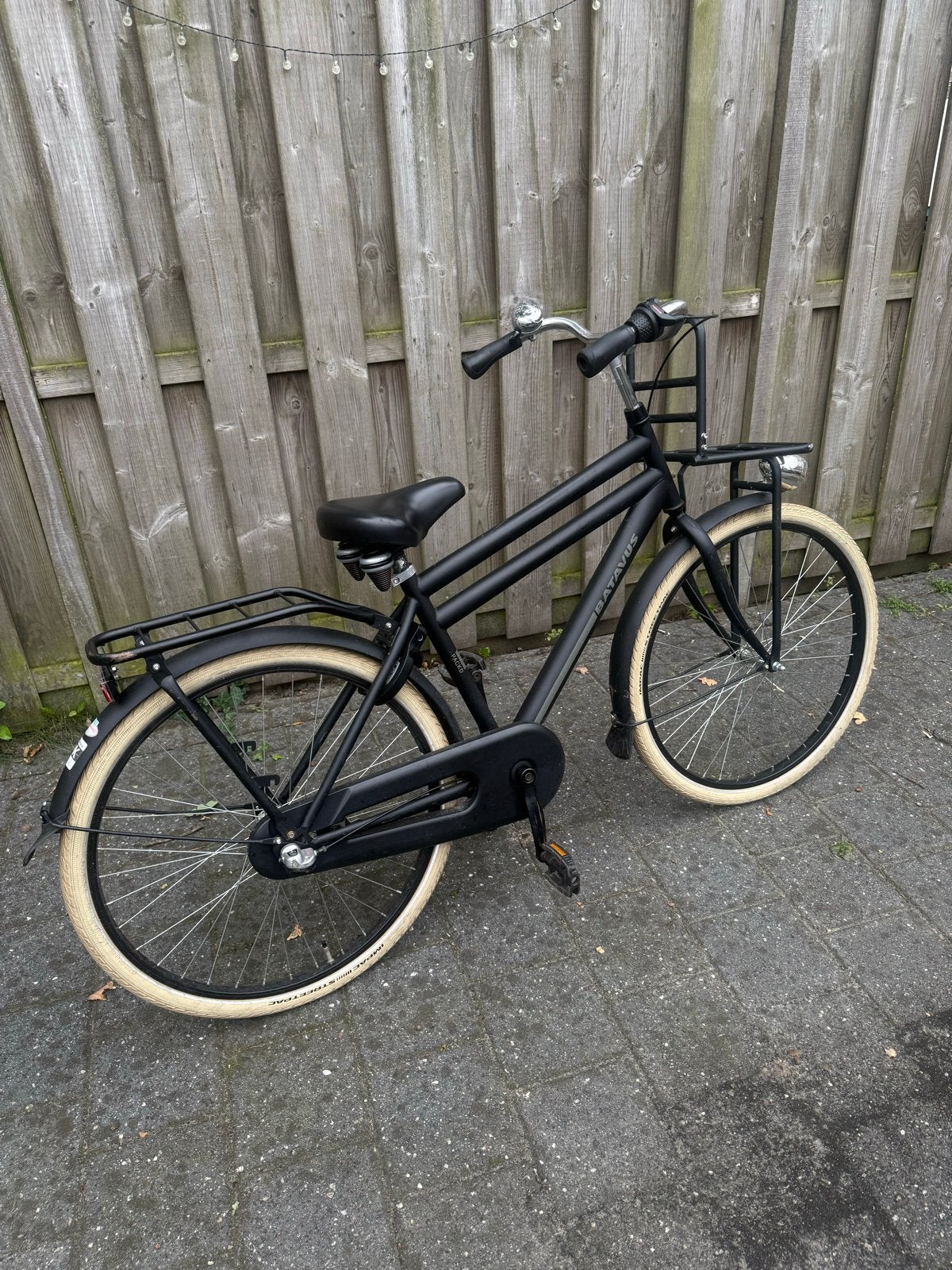 Batavus fiets met Voordrager - Mat Zwart, Ophalen of Verzenden, Zo goed als nieuw, Terugtraprem, 26 inch of meer