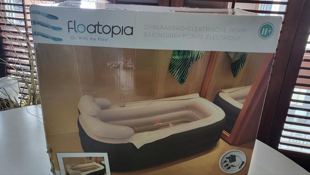 Gloednieuwe Floatopia Opblaasbad met elektrische pomp, Ophalen of Verzenden, Nieuw, Overige typen
