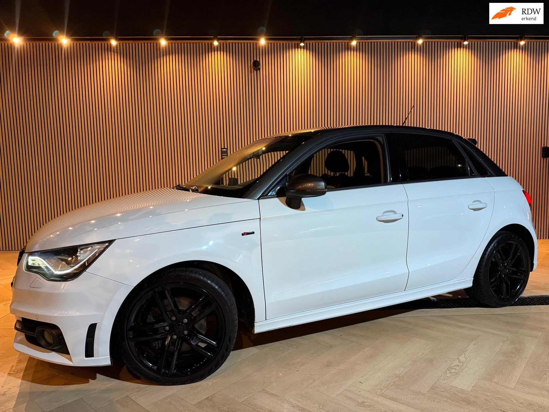 Audi A1 Sportback 1.4 TFSI S-Line | Automaat | Keyless | Fli, Auto's, Stof, Zwart, 4 cilinders, 4 stoelen