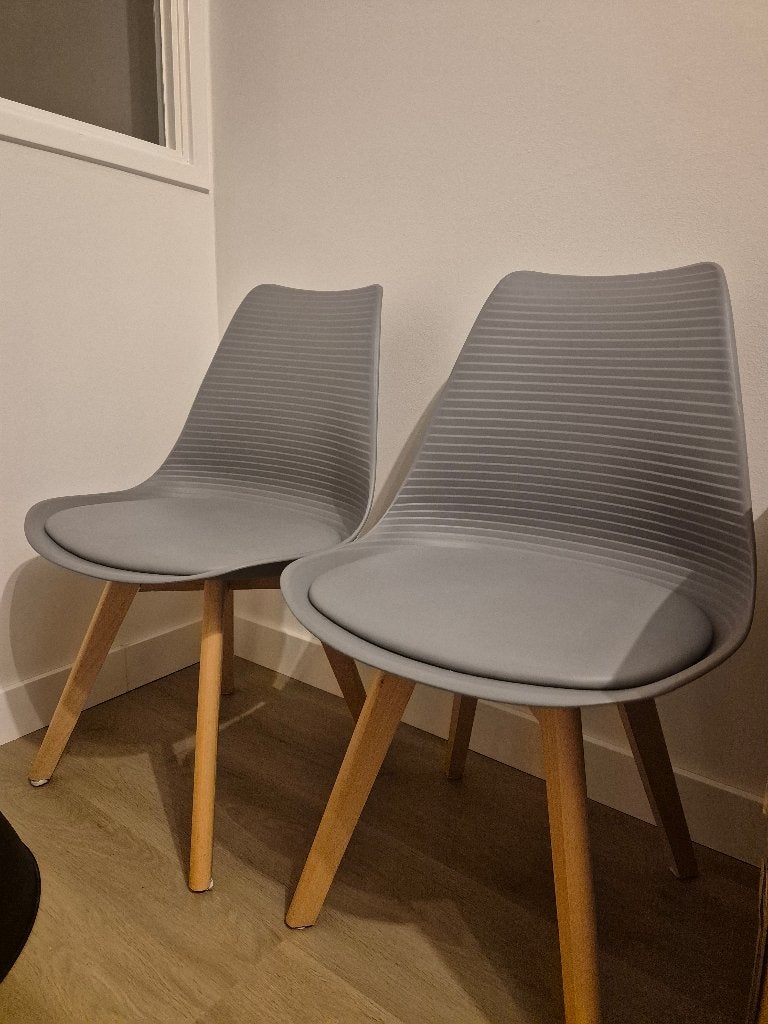 Set van 2 grijze kuipstoelen - NOUS living, Gebruikt, Twee, Ophalen, Hout