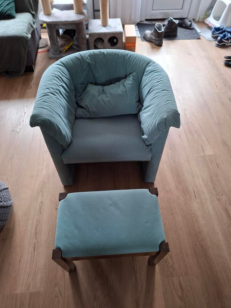 Groene zitstoel met krukje, Ophalen, Minder dan 75 cm, Zo goed als nieuw, 50 tot 75 cm