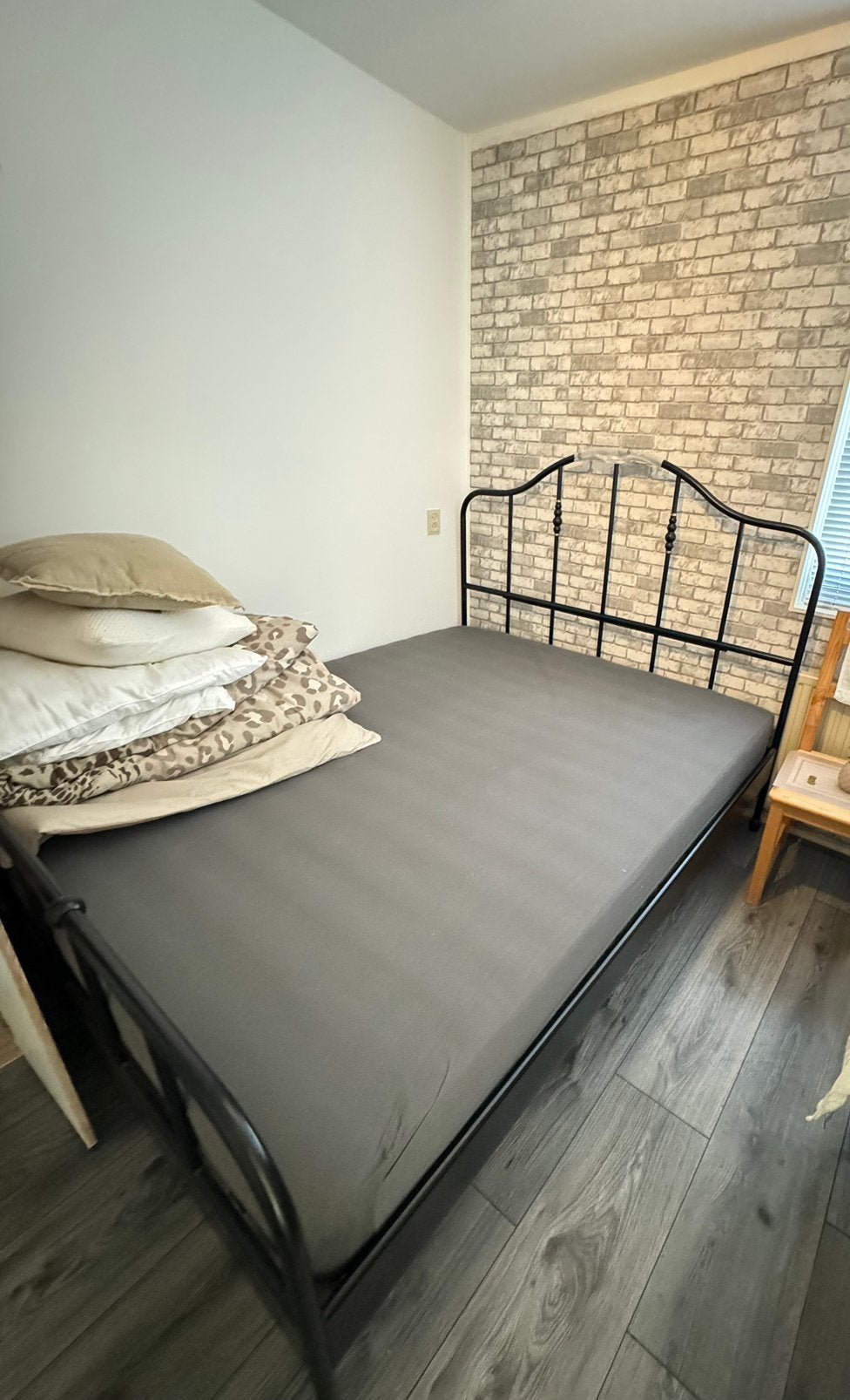 IKEA Sagstua bedframe 180x200 cm, Ophalen, Zwart, Tweepersoons, Zo goed als nieuw