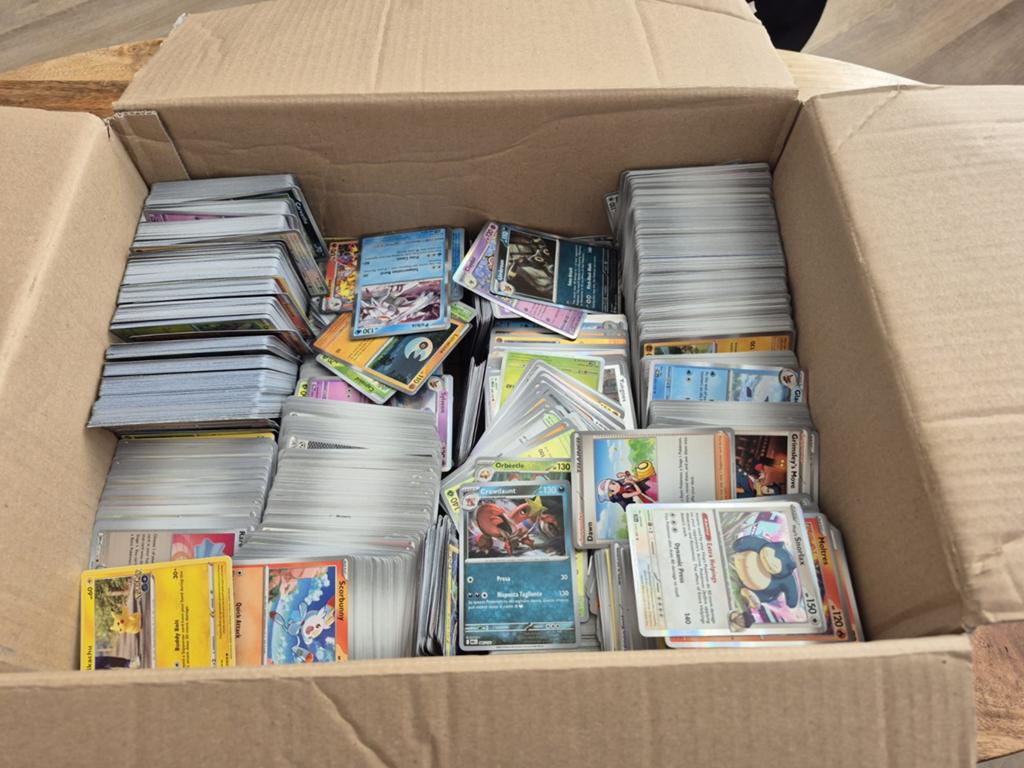 Mega bulk partij van 5000 Pokemon kaarten, veel holo's, Hobby en Vrije tijd, Verzamelkaartspellen | Pokémon, Ophalen of Verzenden