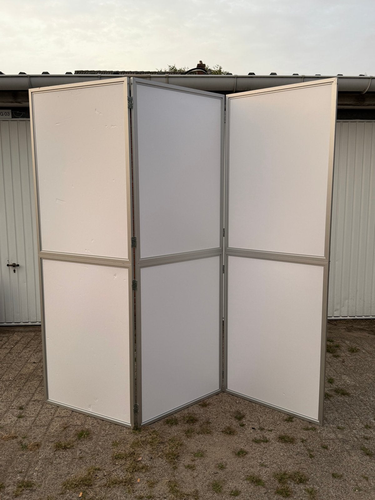 Verplaatsbaar presentatiescherm / scheidingswand, Huis en Inrichting, Woonaccessoires | Kamerschermen, Ophalen, Gebruikt