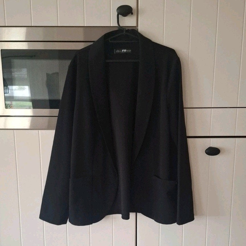 Mooie zwarte blazer, Ophalen of Verzenden, Zo goed als nieuw, Maat 46/48 (XL) of groter, Zwart