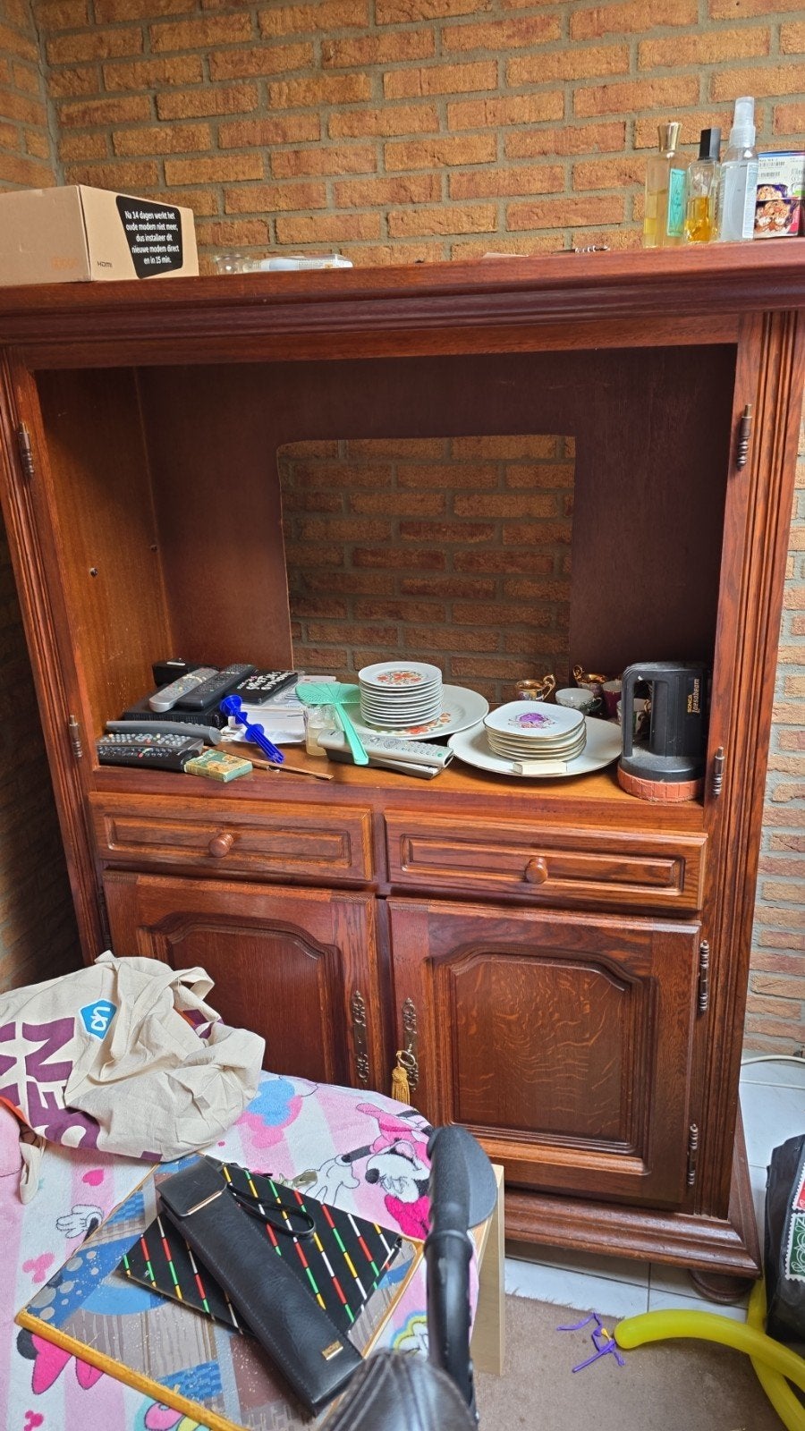 Gratis TV kast in Breda, Ophalen, Gebruikt, 100 tot 150 cm, 150 tot 200 cm