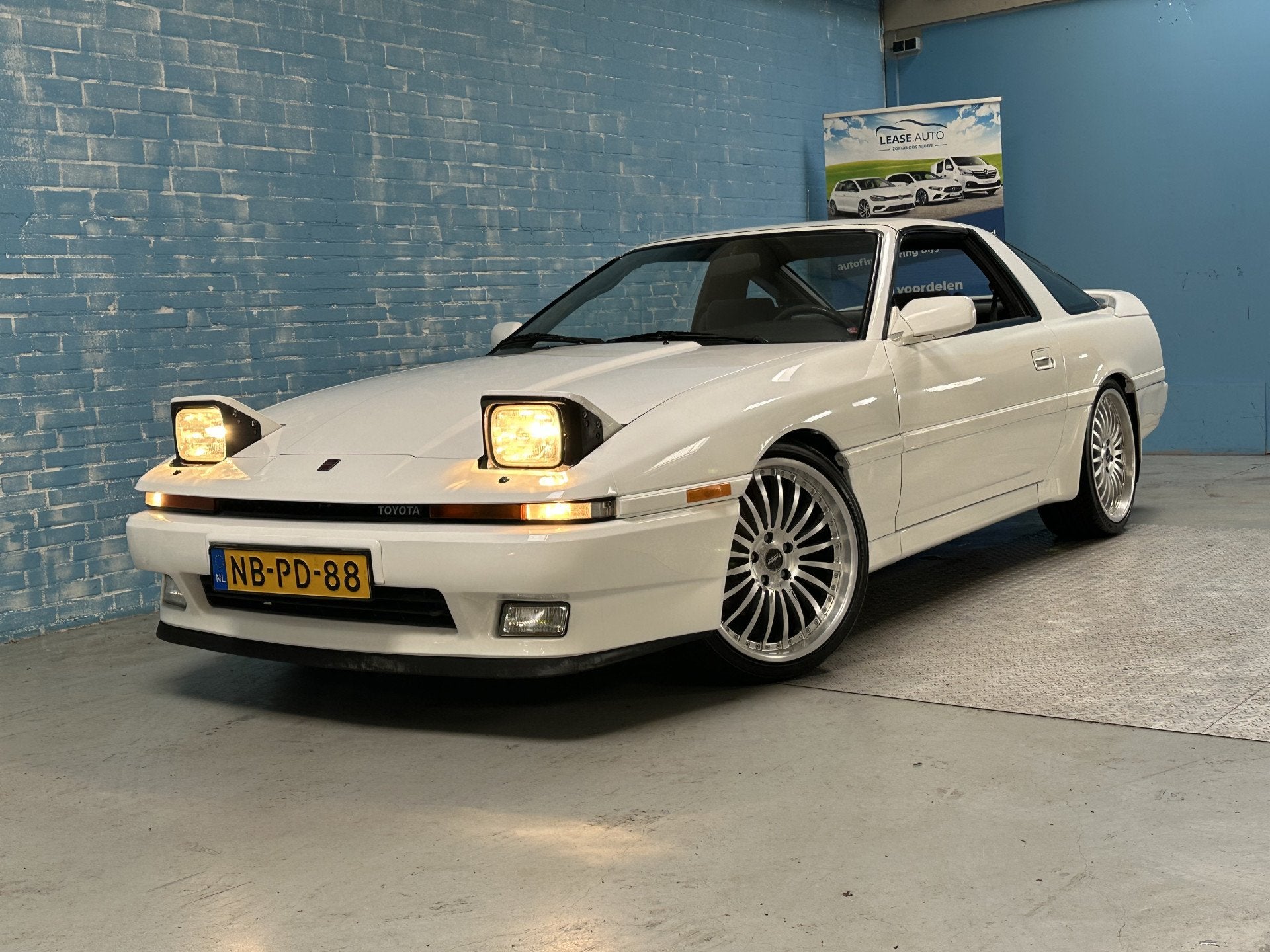 Toyota Supra 3.0i TC 24 AIRCO CRUISE NAVI LMV Auto is goede, Auto's, Oldtimers, Wit, Bluetooth, Bedrijf, Handgeschakeld