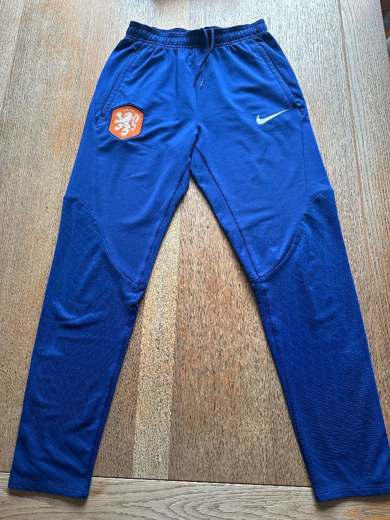 Nike trainingsbroek Nederlands elftal maat 147 - 158 cm kids, Maat XS of kleiner, Ophalen of Verzenden, Gebruikt, Broek