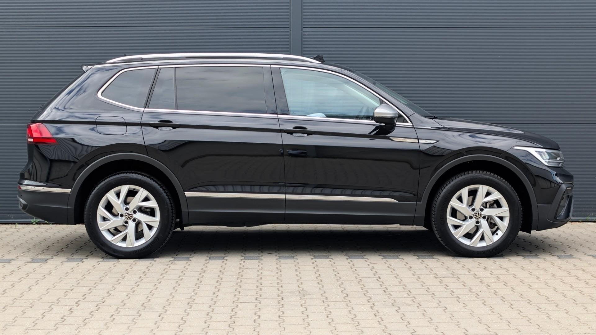 Volkswagen Tiguan Allspace 1.5 TSI 150pk DSG Life Business 7, 12 maanden, 4 cilinders, 7 stoelen, Zwart