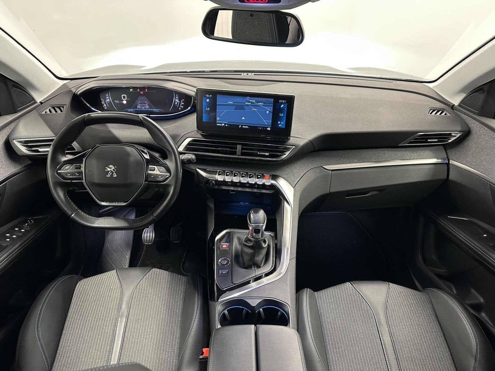 Peugeot 5008 1.2 PureTech Blue Lease Allure TREKHAAK CAMERA, Voorwielaandrijving, Gebruikt, Euro 6, 1199 cc