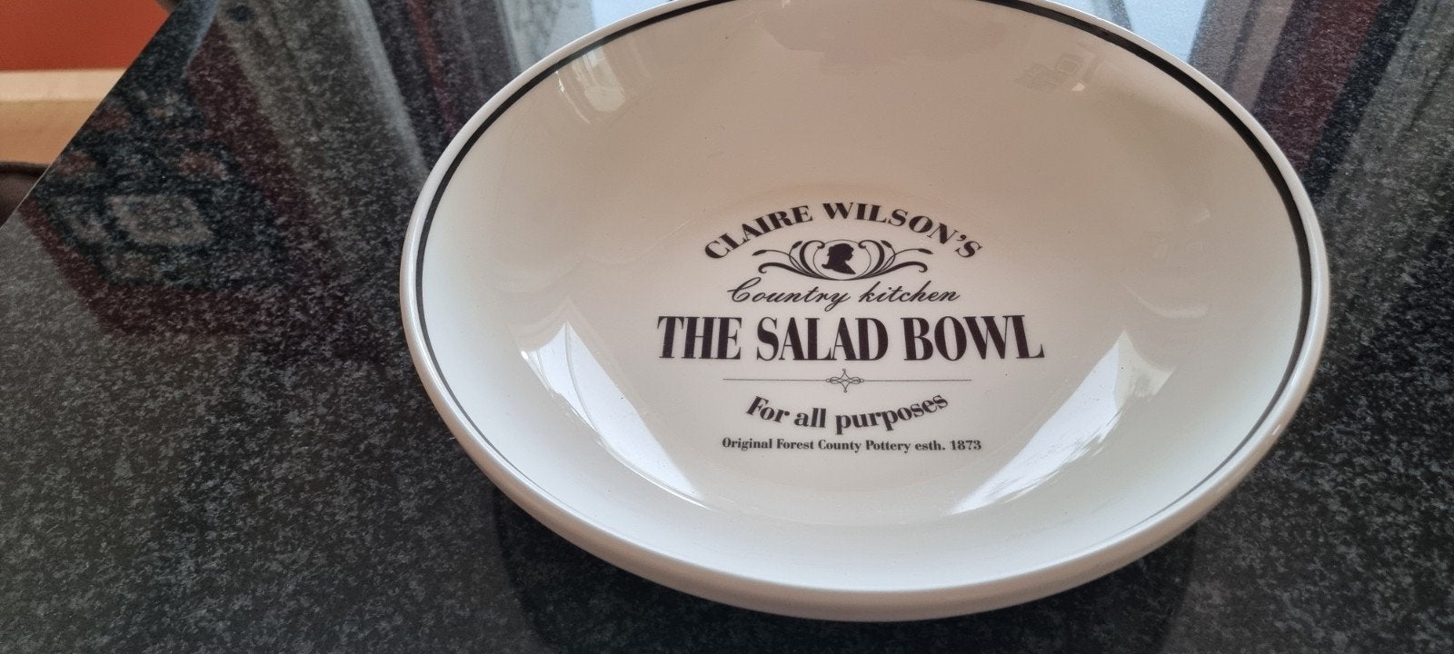 Claire Wilson's The Salad Bowl - Country Kitchen, Huis en Inrichting, Keuken | Servies, Ophalen, Zo goed als nieuw, Overige stijlen