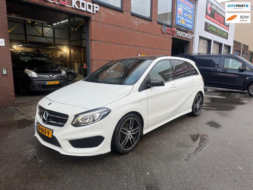 Mercedes-Benz B-klasse 200 AMG AUT Night Edition Pano Camera, 1325 kg, Gebruikt, Euro 6, Leder en Stof