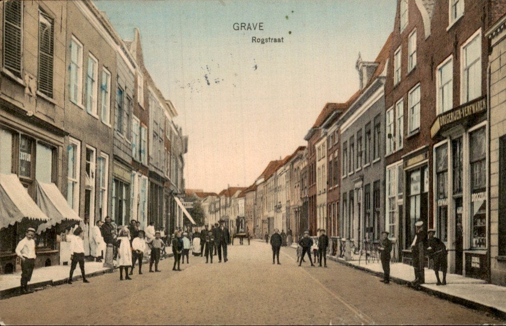 Grave - Rogstraat - Straatgezicht, Ophalen of Verzenden, 1920 tot 1940, Gelopen, Noord-Brabant