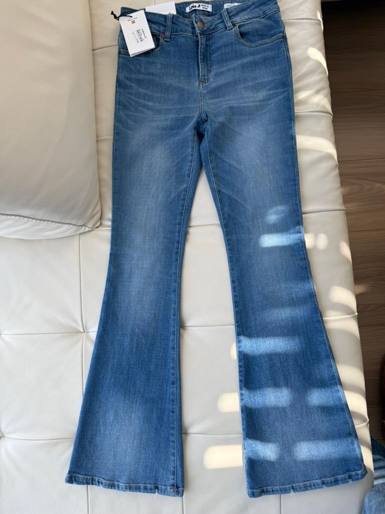 Lois jeans in maat 28/32, Kleding | Dames, Spijkerbroeken en Jeans, Ophalen of Verzenden, Nieuw, Blauw, W28 - W29 (confectie 36)