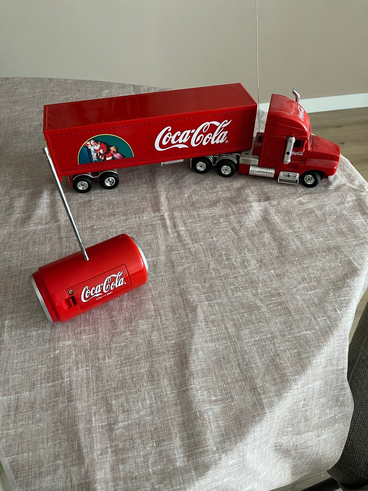 Coca-Cola Vrachtwagen met Afstandsbediening, Gebruikt, 1:50 of kleiner, Truck, Ophalen