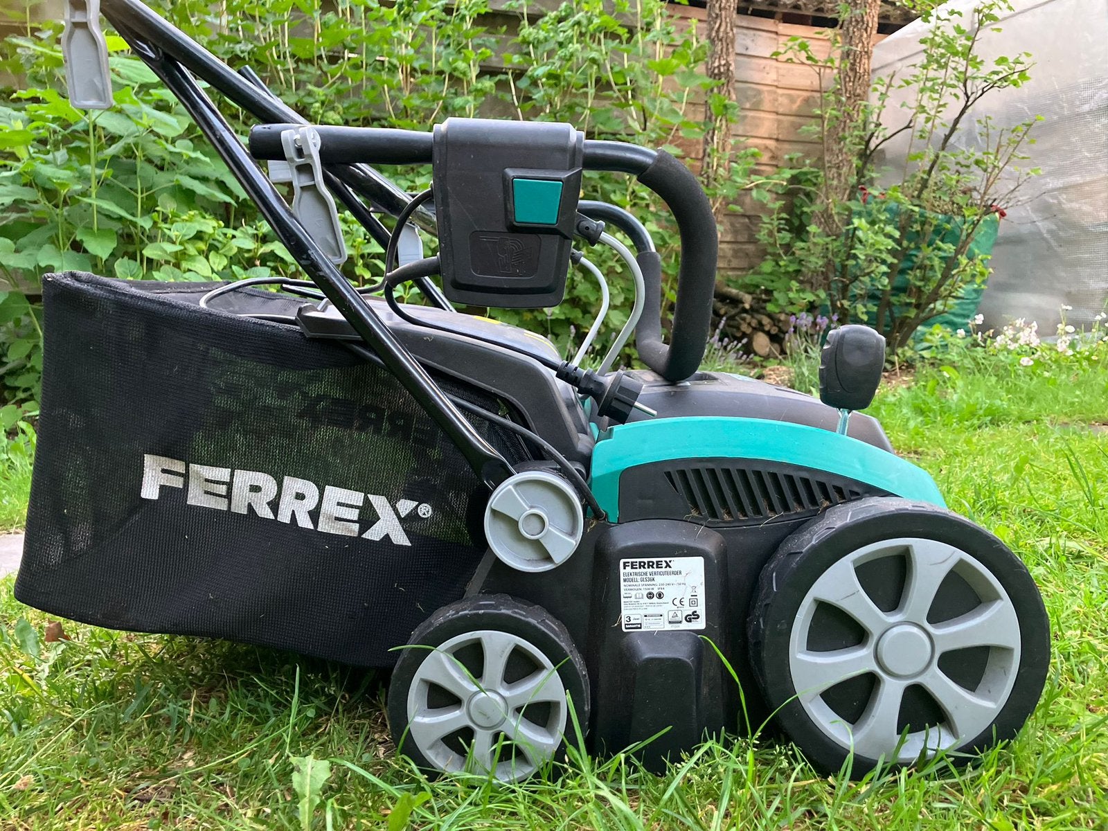 Ferrex elektrische verticuteermachine model: GLS36K, Ophalen, Zo goed als nieuw, Elektrisch