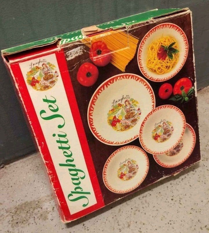 Nieuwe Spaghetti Set - 4 Borden en Serveerschaal, Ophalen, Nieuw, Compleet servies