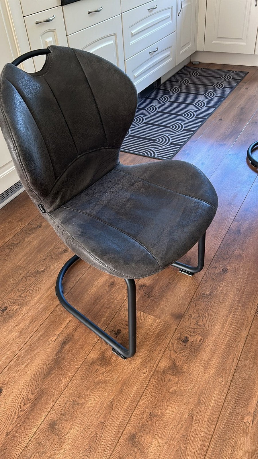 Prachtige eettafel met stoelen en zitbank, Ophalen