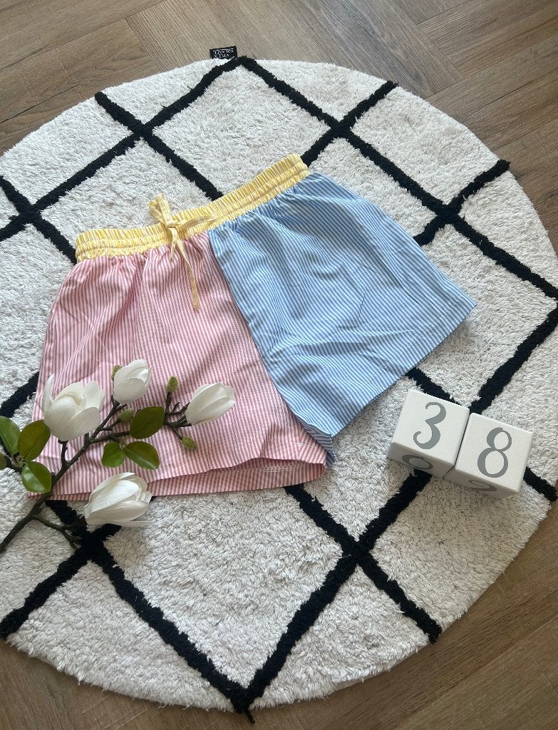 Nieuw rood blauw geel streep korte broek shorts S M 36 Shein, Blauw, Nieuw, Ophalen of Verzenden, W30 - W32 (confectie 38/40)