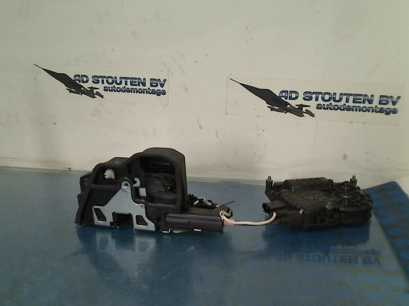 Portierslot Links Achter BMW 5 serie (F10) 2013 A053702, Auto-onderdelen, Gebruikt, Petuelring 130, München 80809, , Duitsland