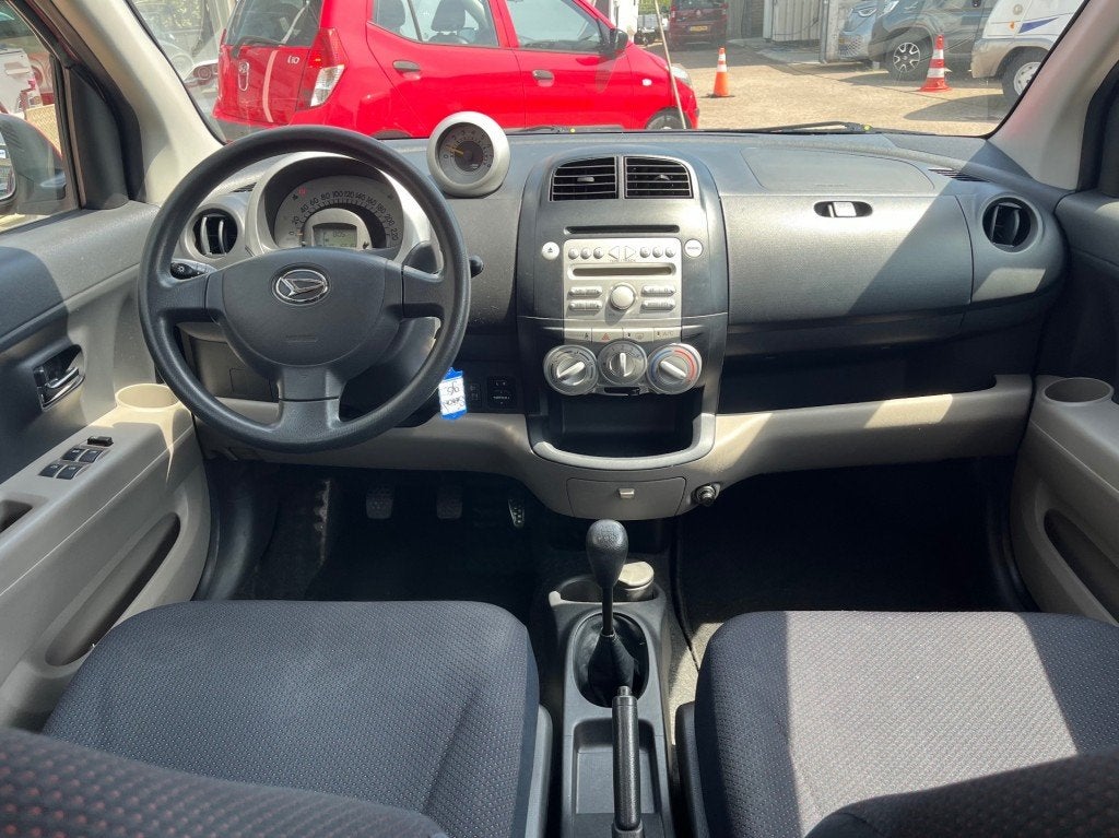 Daihatsu SIRION 1.3 16V Comfort Airco El.ramen LM velgen, Auto's, Daihatsu, Voorwielaandrijving, 4 cilinders, Bedrijf, Handgeschakeld