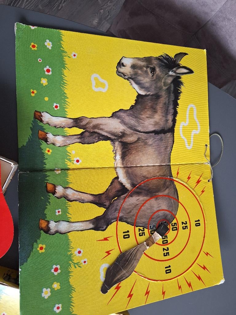 70 jaar oud Ezeltje prik spel, Ophalen, Gebruikt