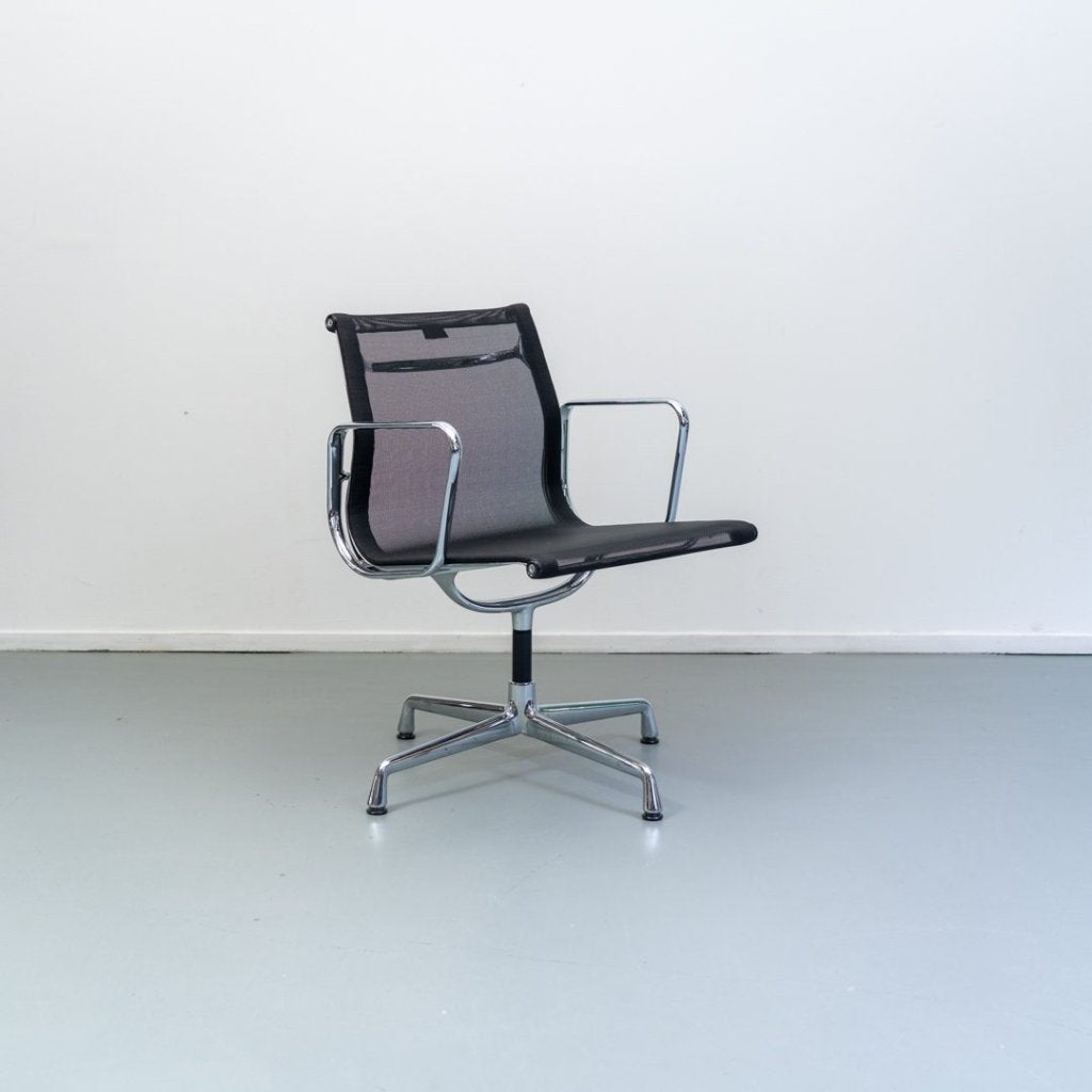 Vitra Eames EA 108 Stoel Zwart Stof - Chroom, Niet ingevuld, Zo goed als nieuw, Niet ingevuld, Niet ingevuld