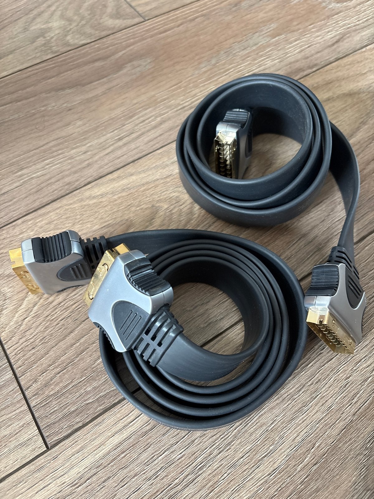2 x HQ Silver Series Scartkabel - Hoge Kwaliteit Audio/Video, Audio, Tv en Foto, Audiokabels en Televisiekabels, Ophalen, Nieuw