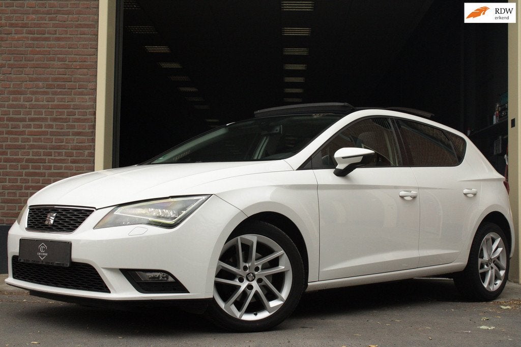 Seat Leon 1.4 TSI 140PK |Panoramadak|FR Velgen|LED|Stoelverw, Voorwielaandrijving, Stof, Gebruikt, 4 cilinders