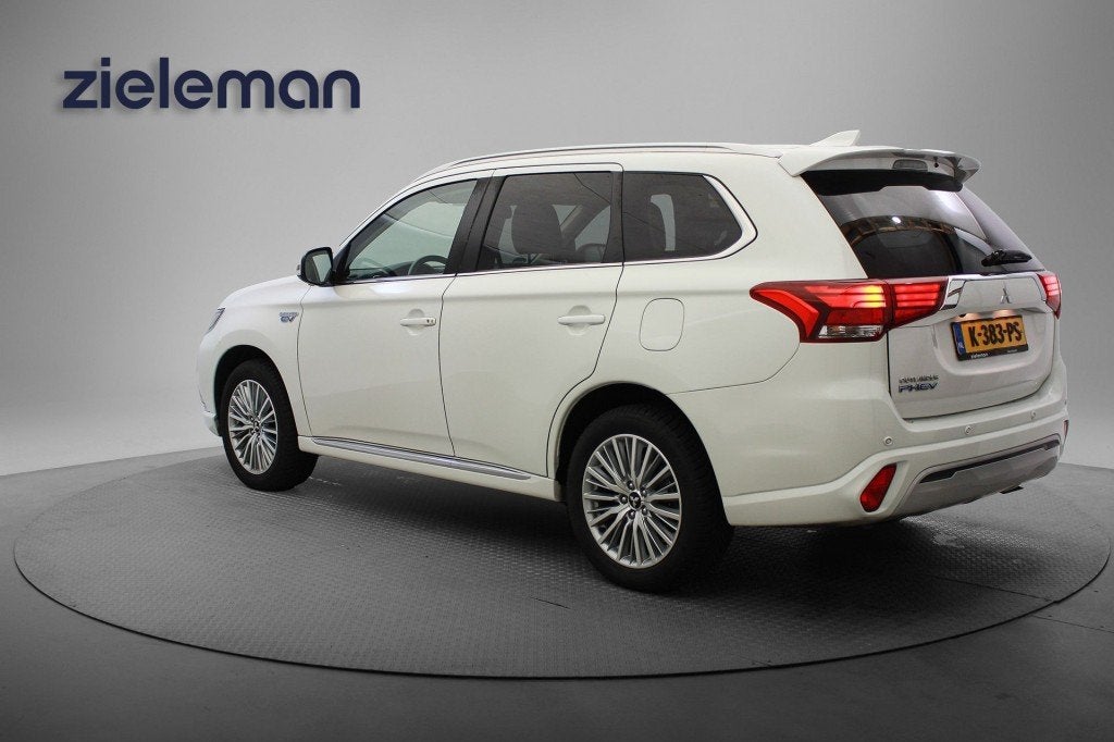 Mitsubishi Outlander 2.4 PHEV Intense+ - Carplay, Dakraam, C, Automaat, 135 pk, 4 cilinders, Overige brandstoffen