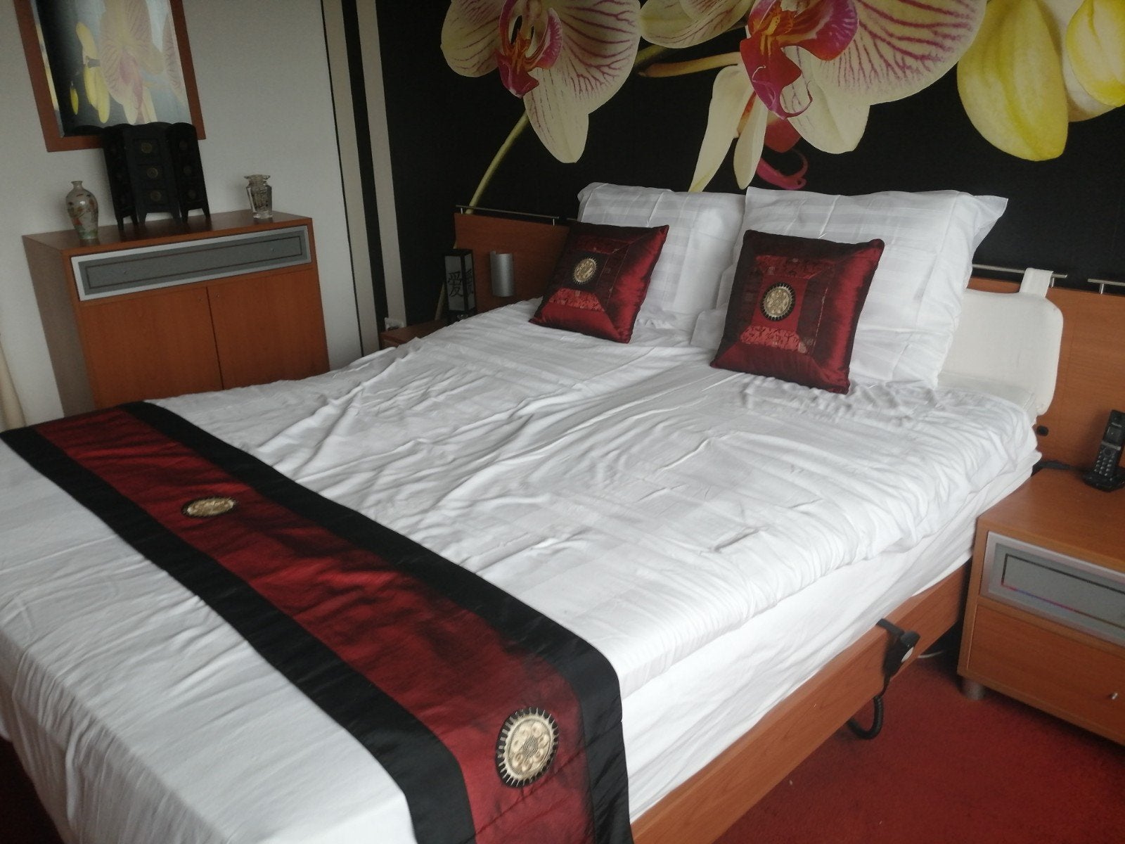 Complete slaapkamer set bedmeubel en kasten, Ophalen, Zo goed als nieuw, Tweepersoons