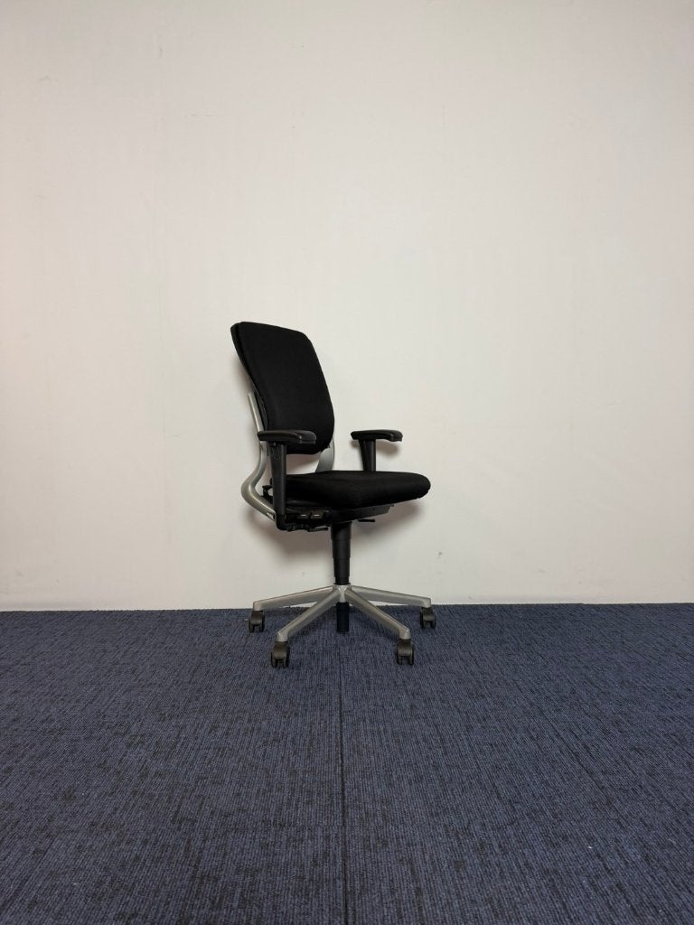10 x Bureaustoel Ahrend 230 (hoge rug), nieuw gestoffeerd, Ophalen, Gebruikt, Zwart, Bureaustoel
