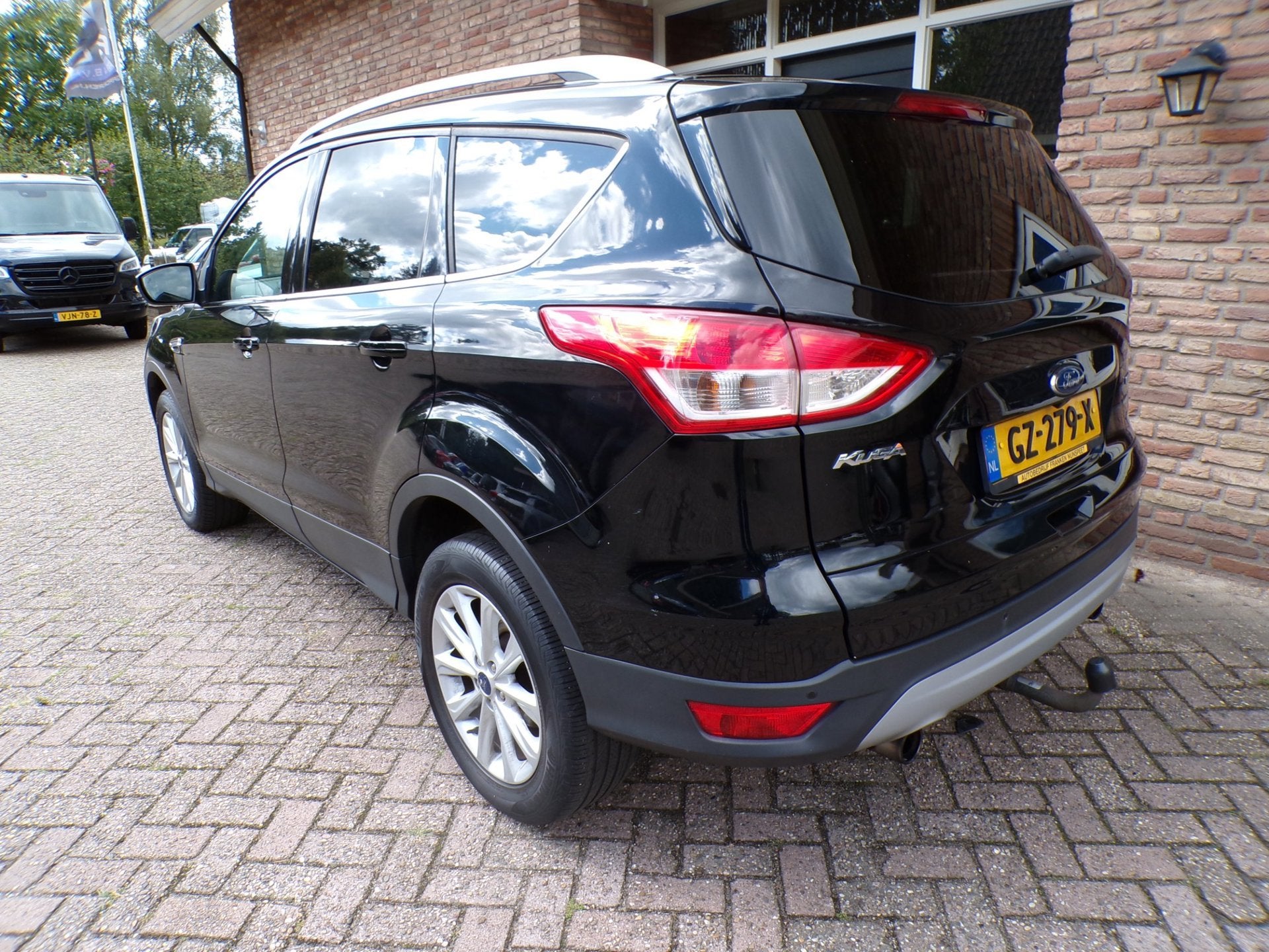 Ford Kuga 1.5 Titanium, 4 cilinders, Leder en Stof, Zwart, Origineel Nederlands