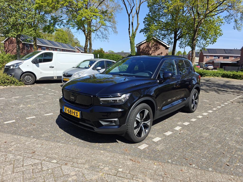 Volvo XC40 P8 408pk AWD Pure Electric 2020 Zwart, model 2021, Auto's, 34 min, Zwart, Origineel Nederlands, Elektrisch