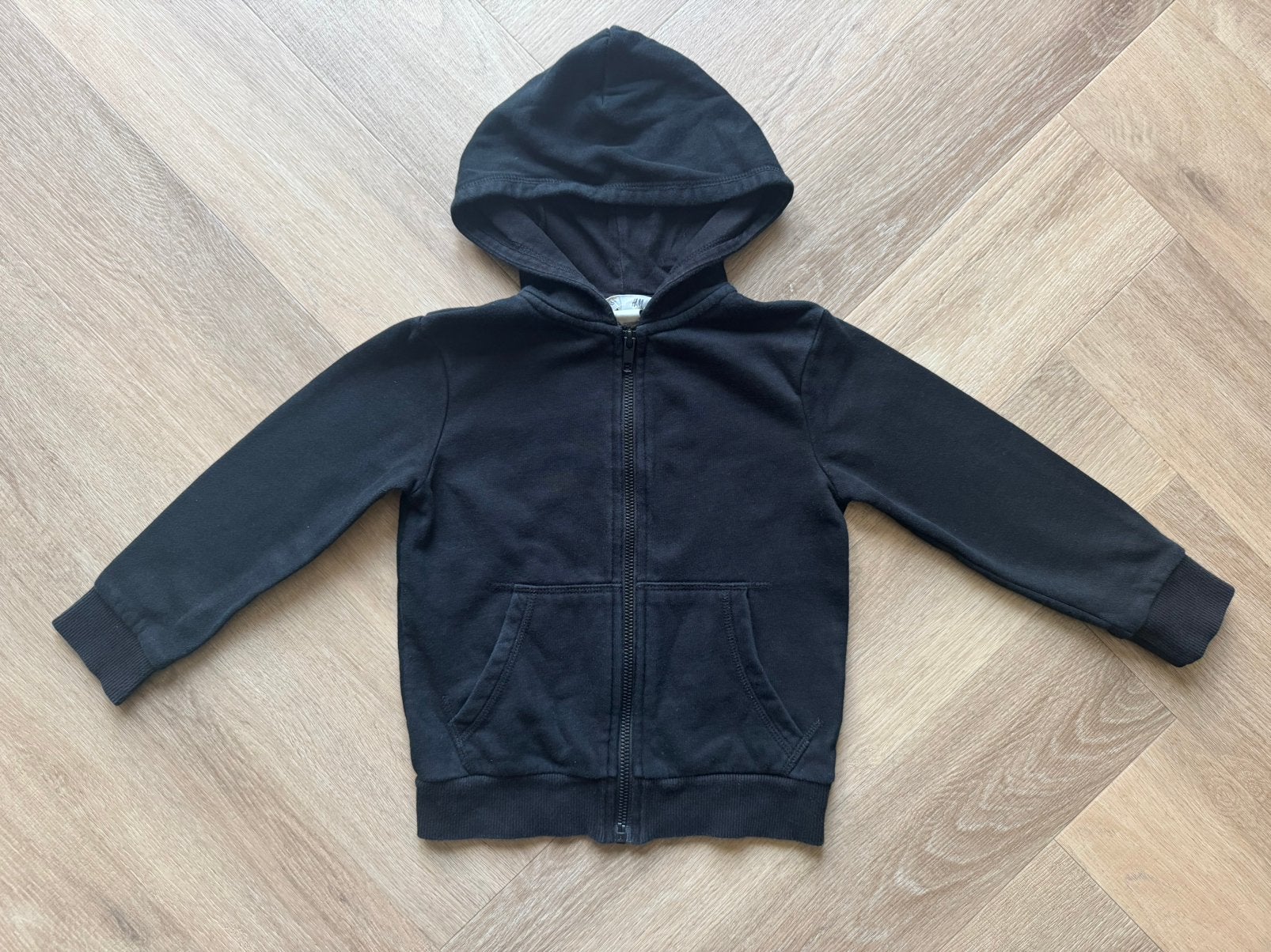 H&M basic vest zwart maat 98/104, Ophalen of Verzenden, Gebruikt, Jongen, Trui of Vest