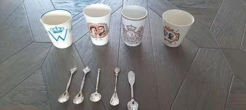 verzameling koningshuis 4 bekers 5 lepeltjes 1 bordje, Verzamelen, Ophalen of Verzenden, Zo goed als nieuw, Nederland, Servies