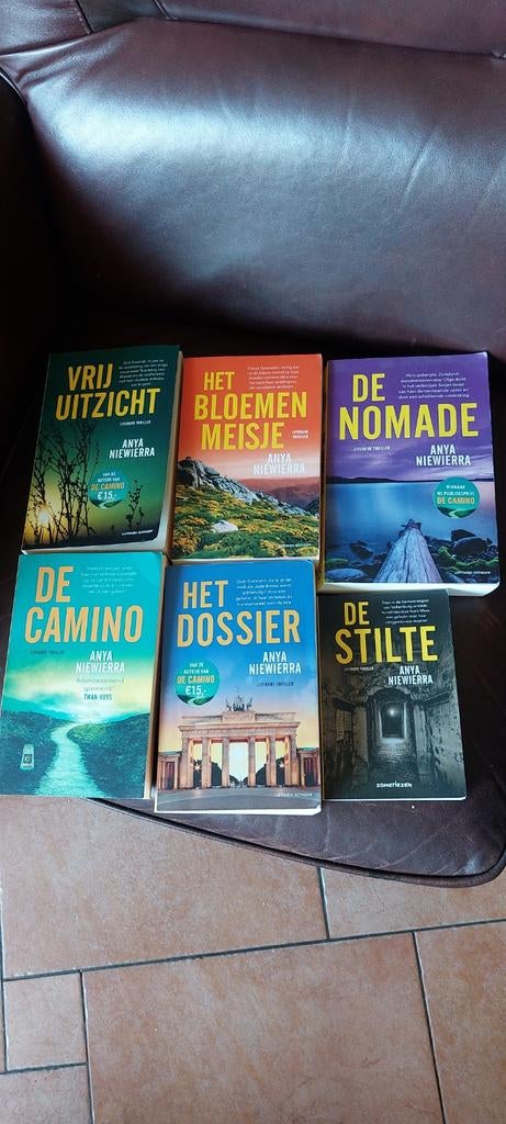 Anya Niewierra boekenreeks, Boeken, Thrillers, Ophalen of Verzenden